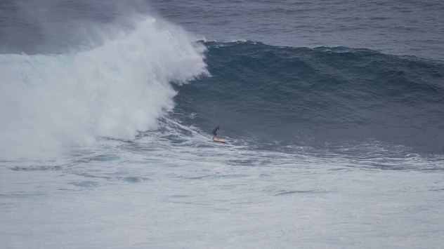 New York Surfers take on Jaws !